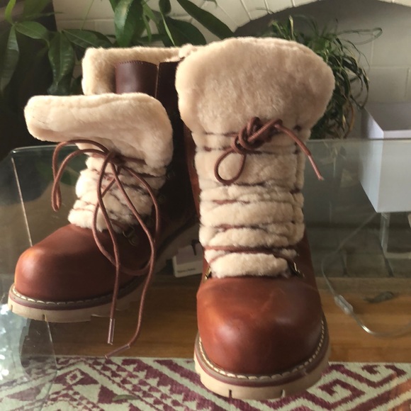 Women’s winter boot 8.5 NEW!!!